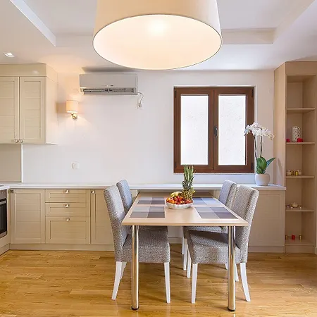 Spaska Apartment *